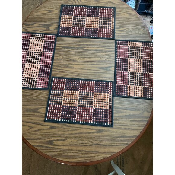 Set of four rectangular placemats 12”x17” - Picture 3 of 7